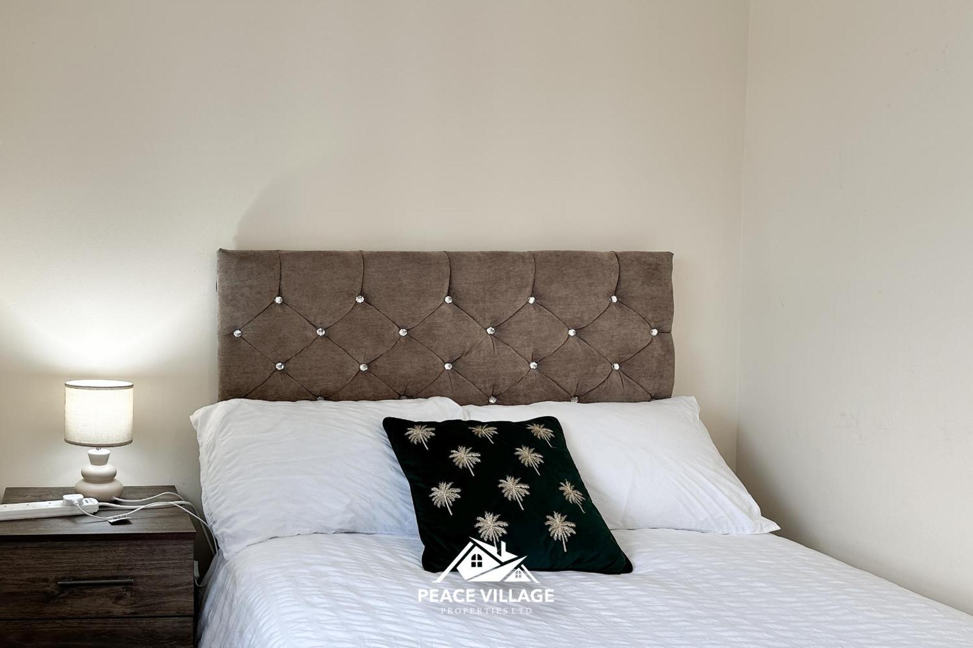 Ashton Co-Living - Private Room Self-Cater Manchester Exteriör bild