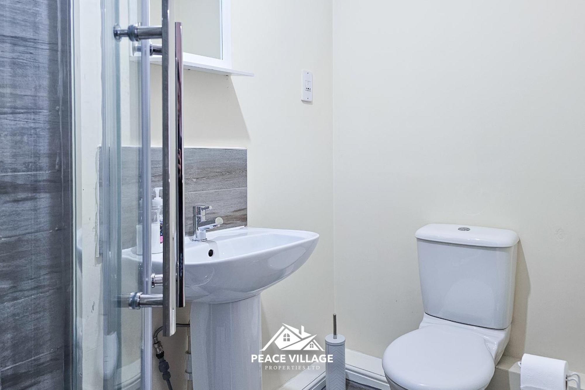 Ashton Co-Living - Private Room Self-Cater Manchester Exteriör bild