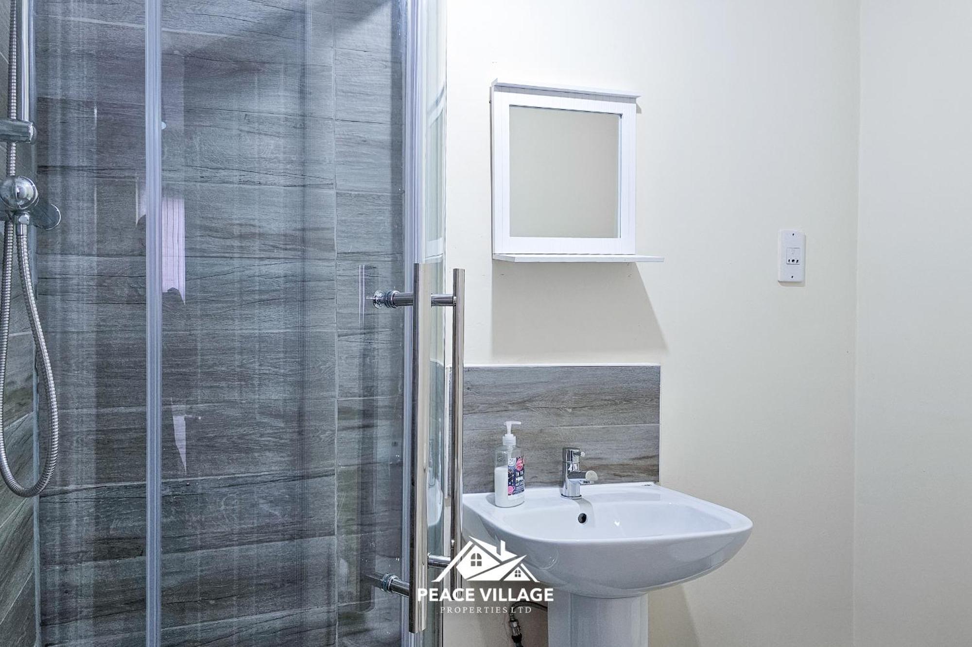 Ashton Co-Living - Private Room Self-Cater Manchester Exteriör bild